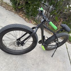 NorthRock XC00 FAT TIRE Bike