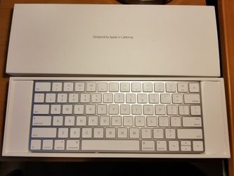 Apple Keyboard (NEVER USED)