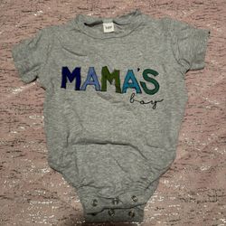 "Mama's Boy" Print Infant's Bodysuit, Casual Short Sleeve Triangle Onesie, Baby Girl's Clothing