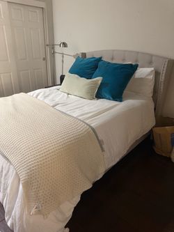 Upholstered Bed Frame with Tufted Headboard full size with mattress