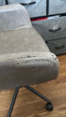 Desk chair