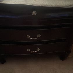 Dresser And End Tables 