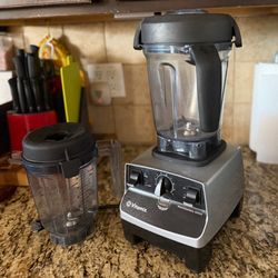 Vitamix Professional Series VM0103 Blender