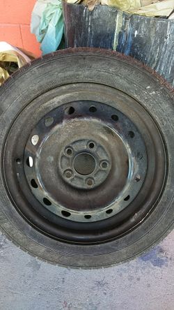 Honda civic wheel with tire