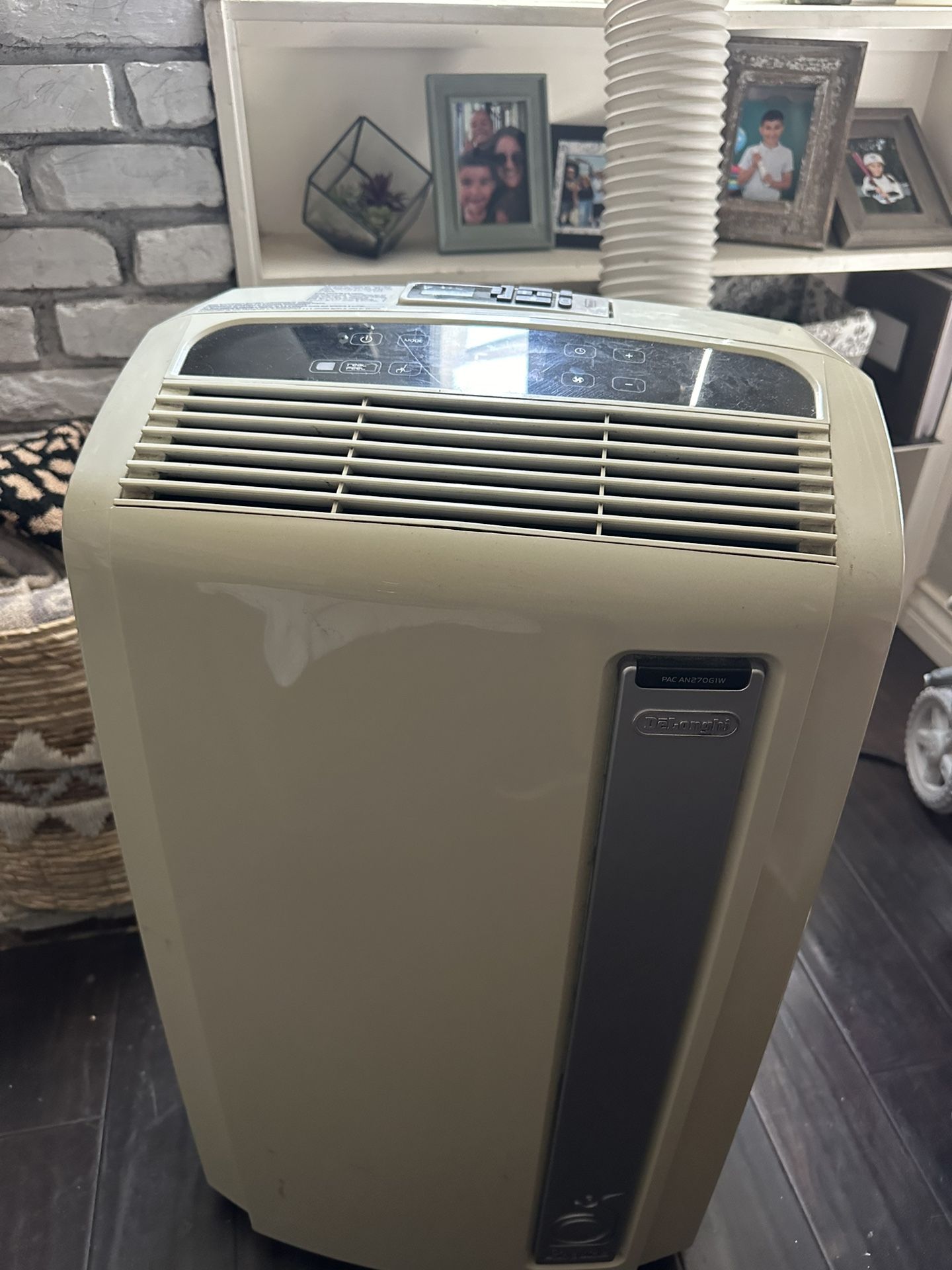 DeLonghi AC Unit