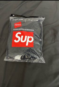 Supreme x Hanes Cushion Crew Socks 4-Pack