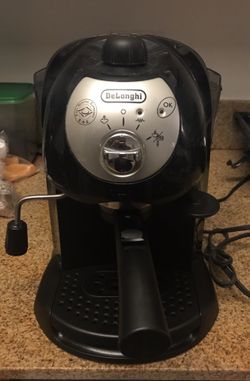 Delonghi EC220CD Pump Expresso Maker (Black)