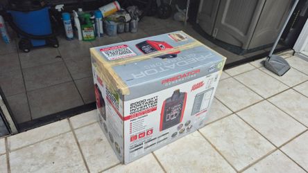 NEW Predator 2000 Watt Portable Inverter Generator Super Quiet 1600 Running Watts