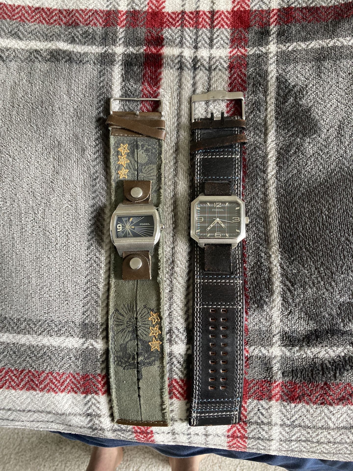 Fossil men watches- one leather and other cloth