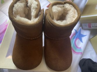 UGG 2 pair