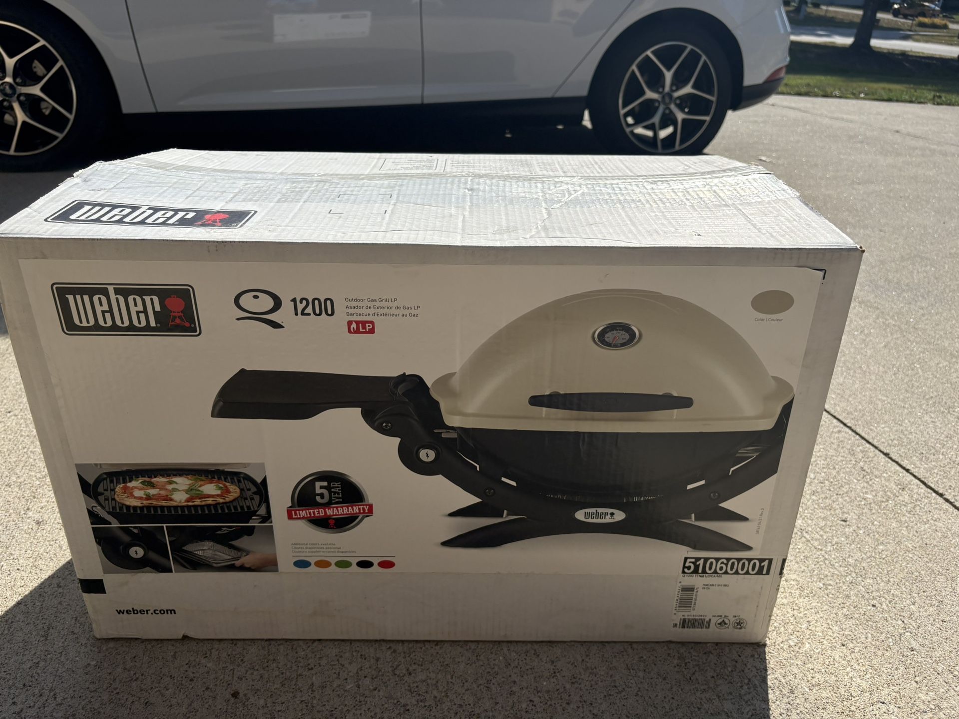 Weber Q1200 LP Grill New