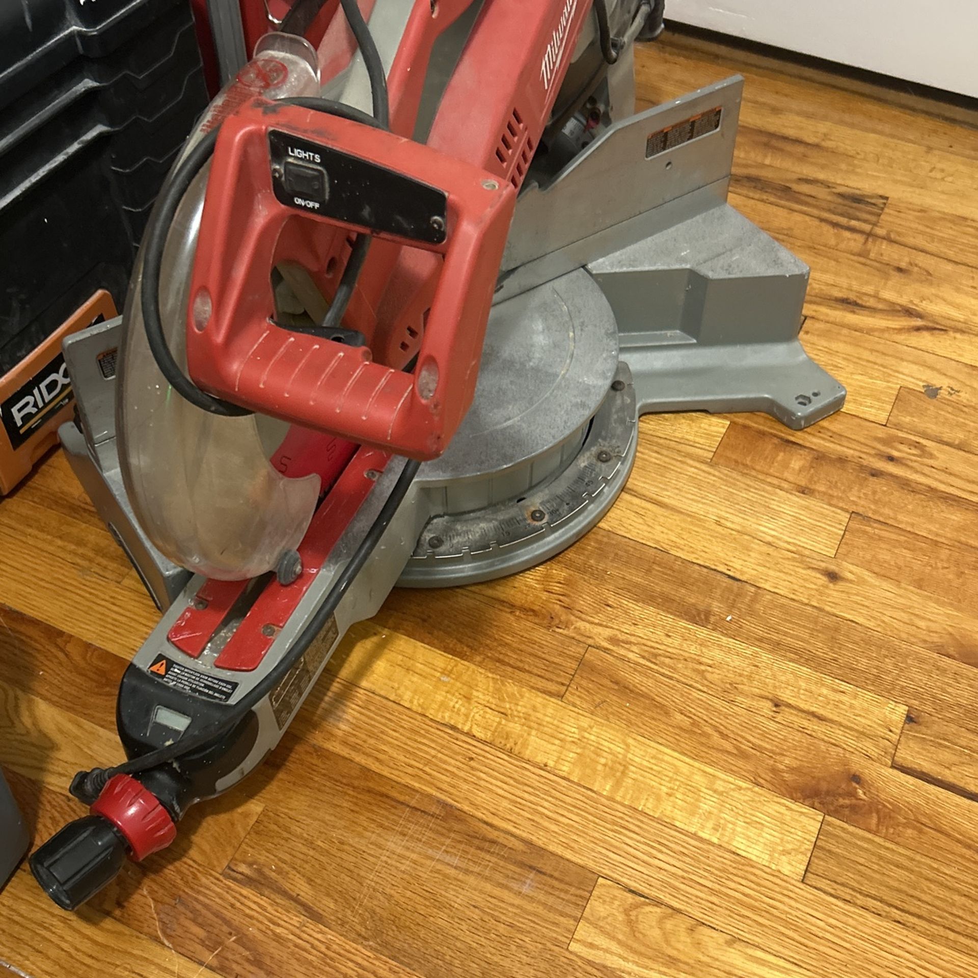 Milwaukee miter saws