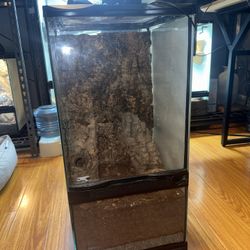 Zoomed Terrarium 12x12x24