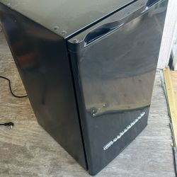Mini Fridge 