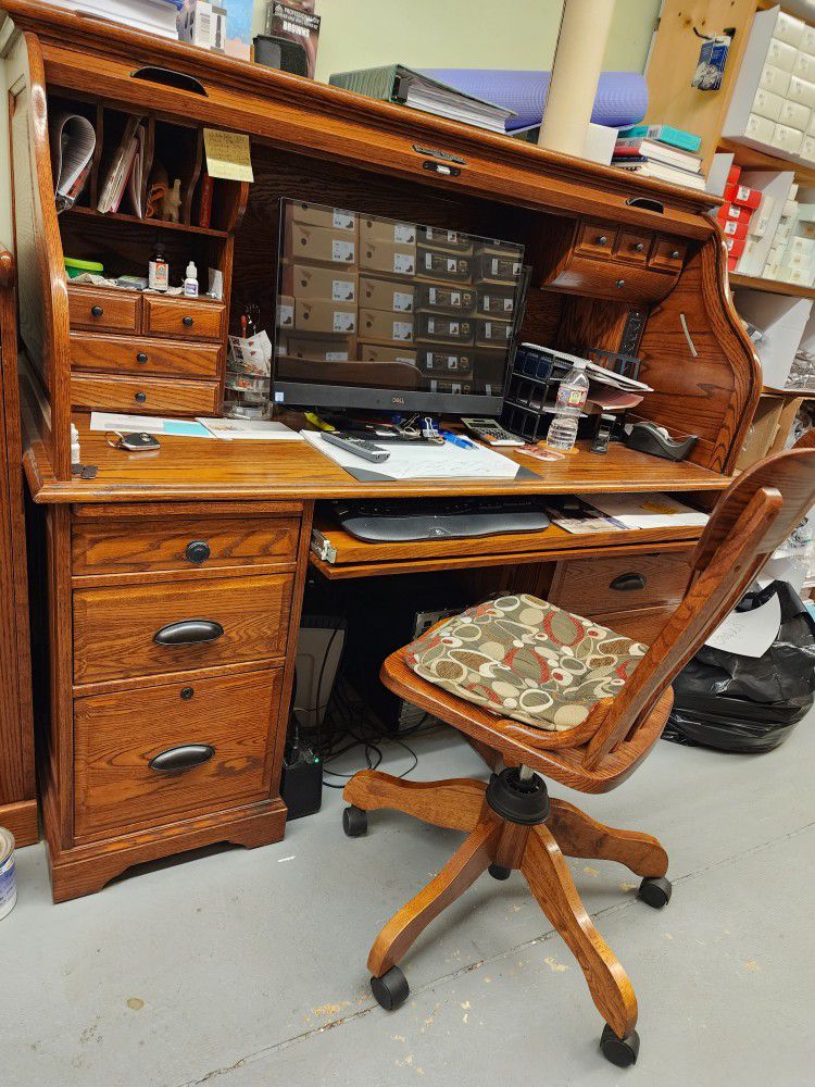 Office Desktop, Chair & Cabinet