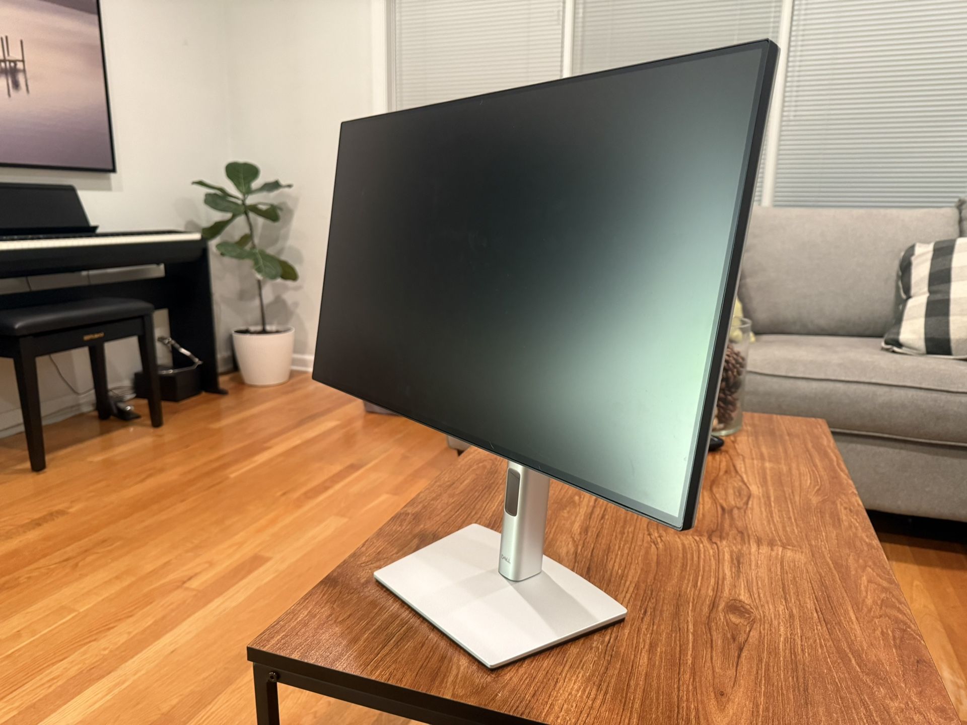 Dell UltraSharp 24” Monitor (Multiple Available) – Excellent Condition, Optional Stands & VESA Mounts
