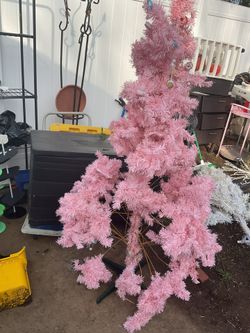 A Beautiful, 5ft Pink Christmas Tree For Any Room, Children Or Young Adults (NO SHIPPING)