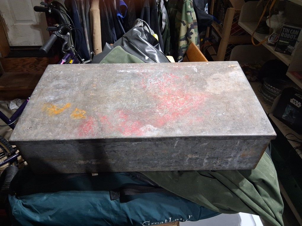 No Name Brand Tool Box 25$ Obo