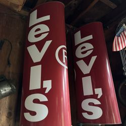 Levi’s Signs 