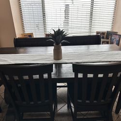 Mor Furniture Dining Set