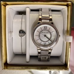 MK Women’s Watch And Bracelet Set ***NEW In box***