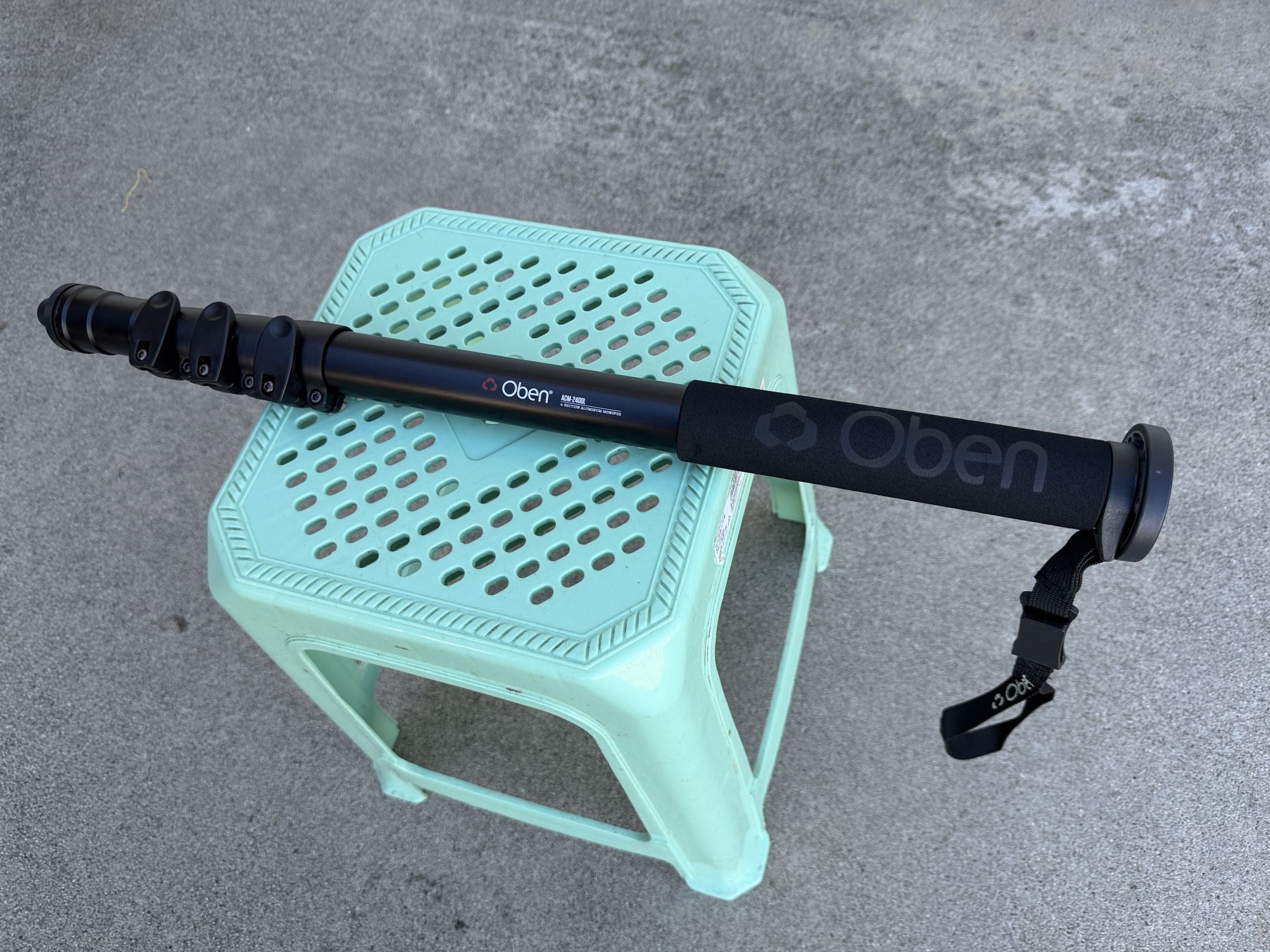 Self-Standing Monopod with Mini-Legs (ACM-2400L) 4-Section Aluminum