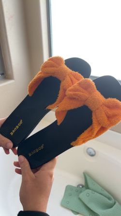 Orange bow sandals