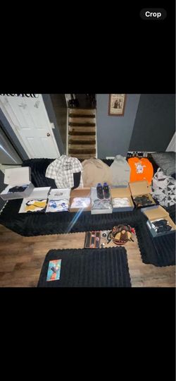 MASSIVE ROOM CLEANOUT SALE 🚨 AIR JORDANS / PS4 / ESSENTIALS HOODIES ONLY IN PERSON CASH MEETUPS