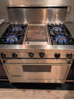 36" Viking Professional Gas Range - 4 Burner + Griddle (VGRC365-4G)