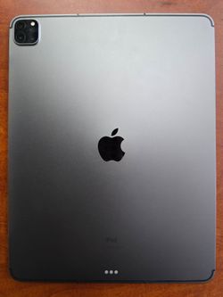 Apple iPad Pro Space Gray iPad Pro 12.9-inch (5th Generation) 256GB