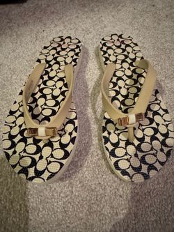 Sandals size 6 Pick up only!