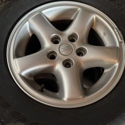 Good Year Wrangler Tires (5) 235/75R15