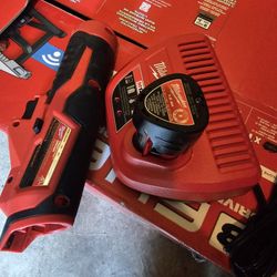 Milwaukee M12 New 