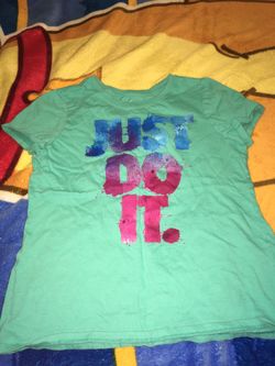 Nike girls shirt