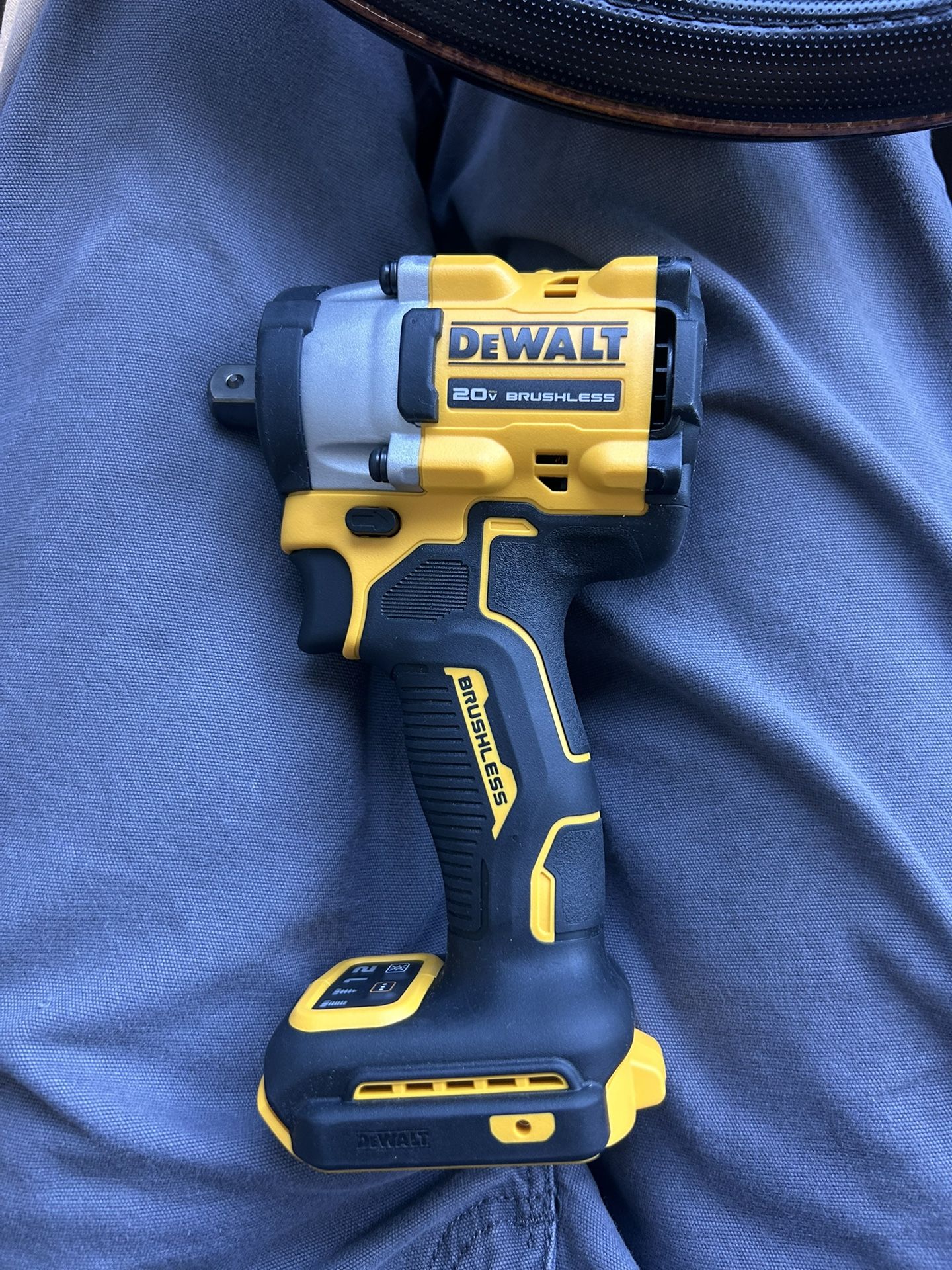 ATOMIC 20V MAX Cordless Brushless 1/2 in. Variable Speed Impact Wrench