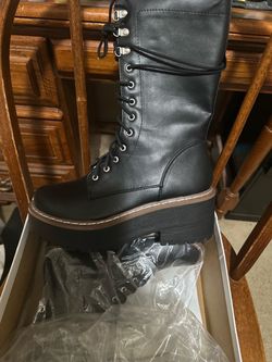 New Boots size 9