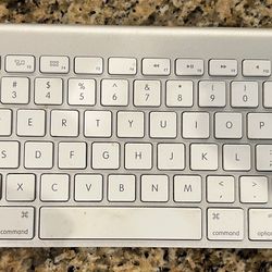 Apple Wireless Keyboard 