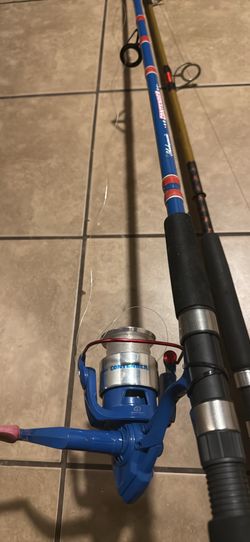 2fishing rods comes with reels!