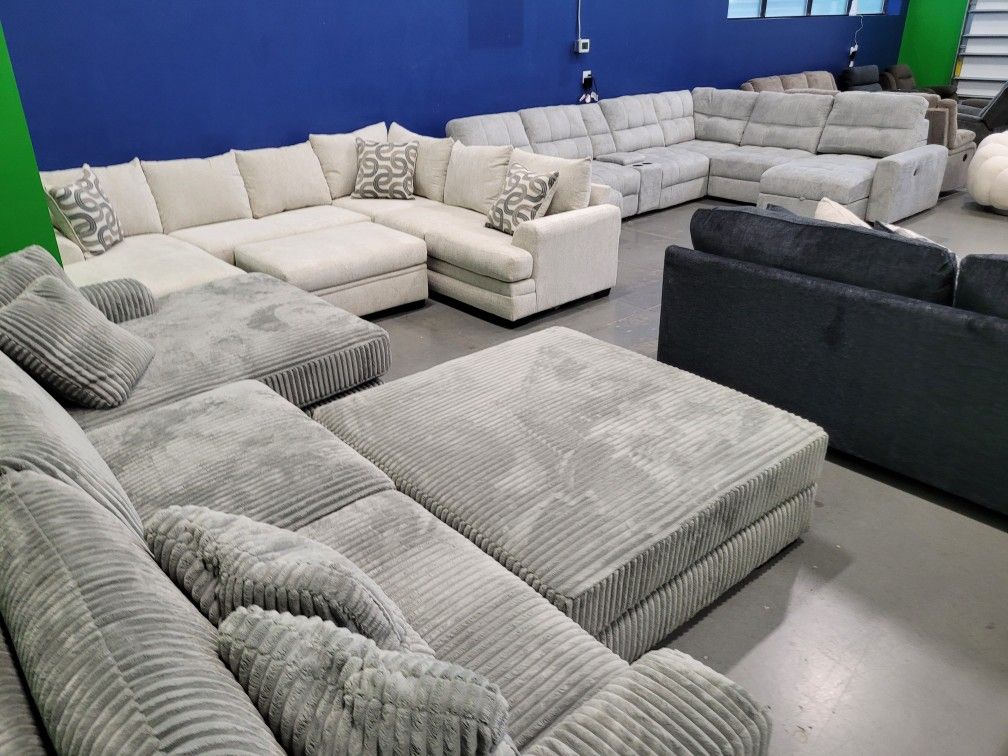 💚 Sectionals MUST GO - Brand New!