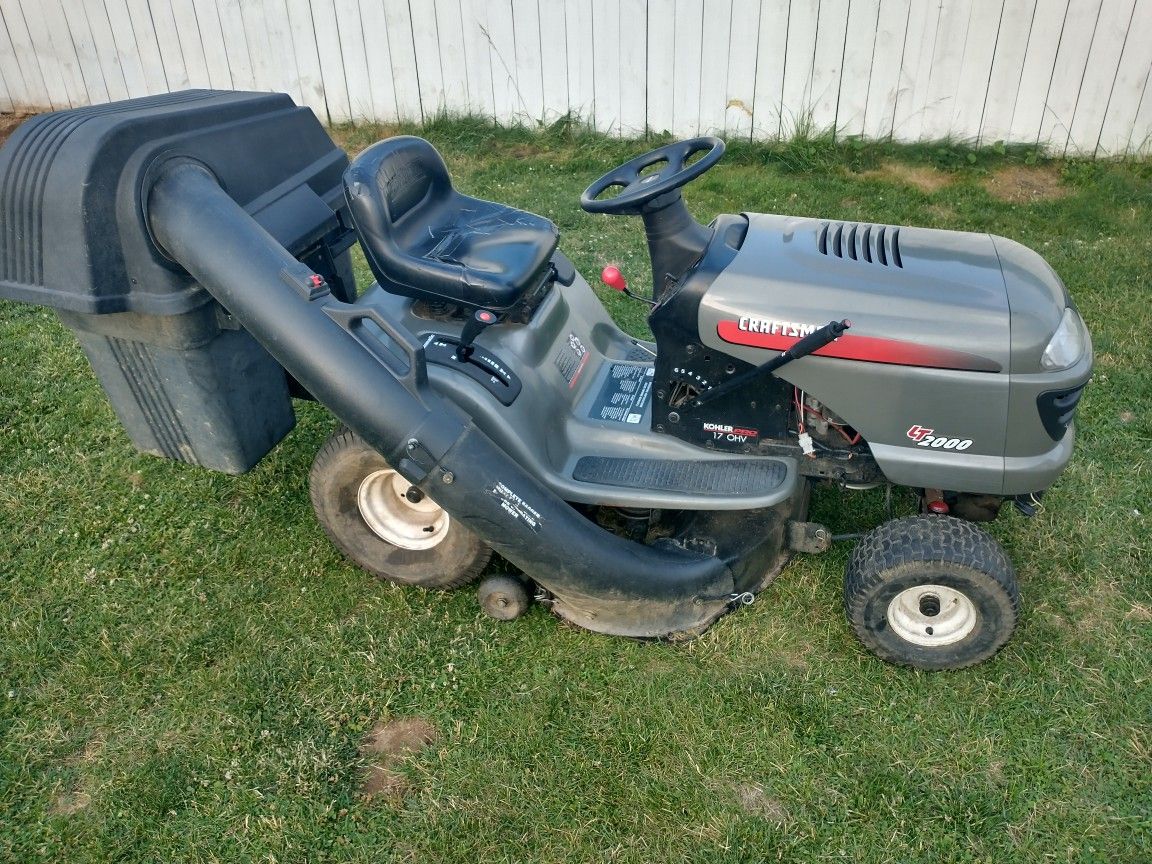 Craftsman Lt2000 Riding Mower Tractor 17 HP Kohler Pro Engine W/ Bagging System, 42" Deck, Works Great. I could do $775 without bagging system