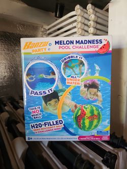 Banzai party water pool toy with ball
