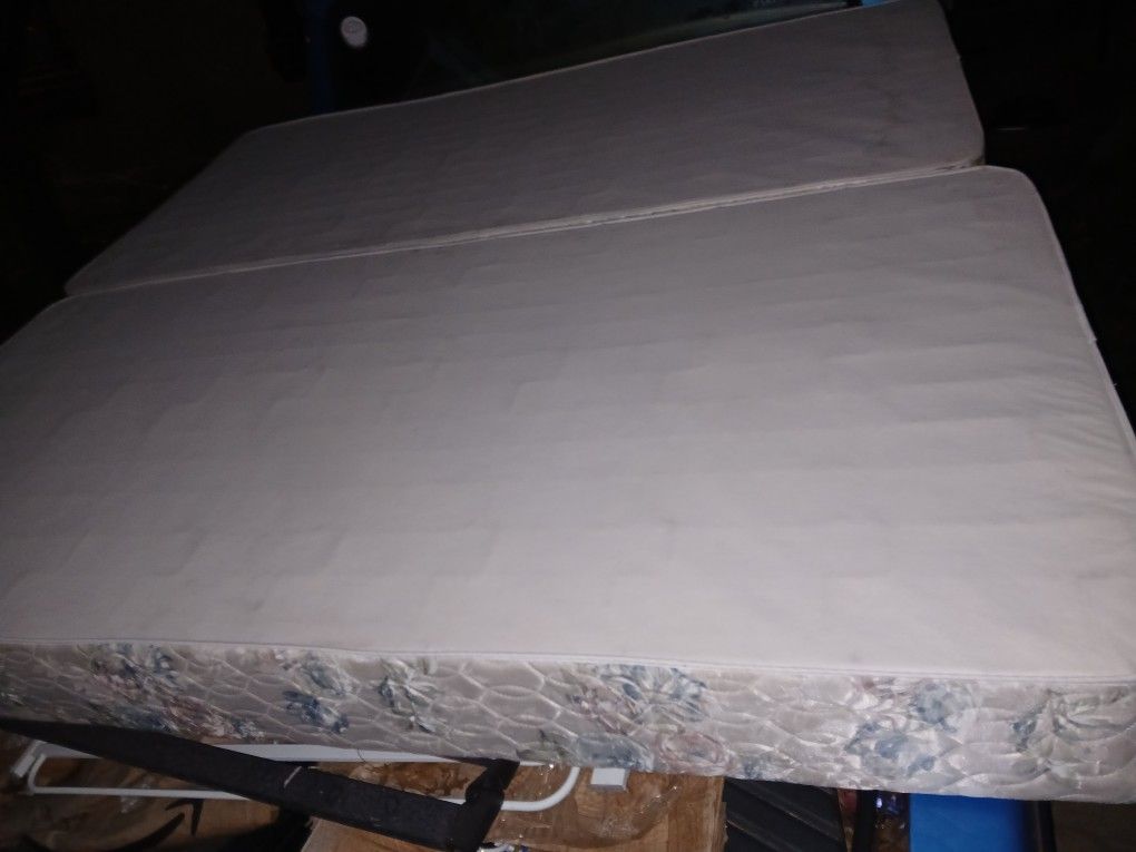 KING SIZE BOX SPRINGS