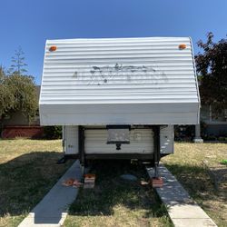 2000 Skyline Layton 5th Wheel Trailer 