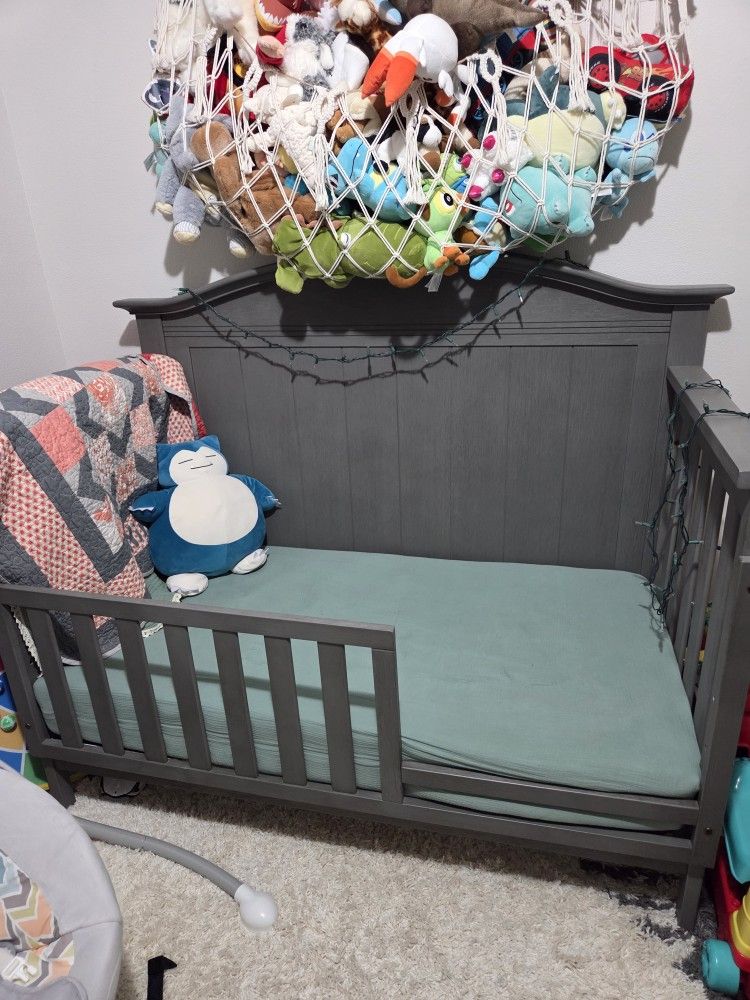 Soho Baby Chandler 4 In 1 Convertible Crib