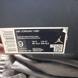 Jordan 1 Mid Black/grey
