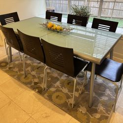 Beautiful Dining Table With Extension!