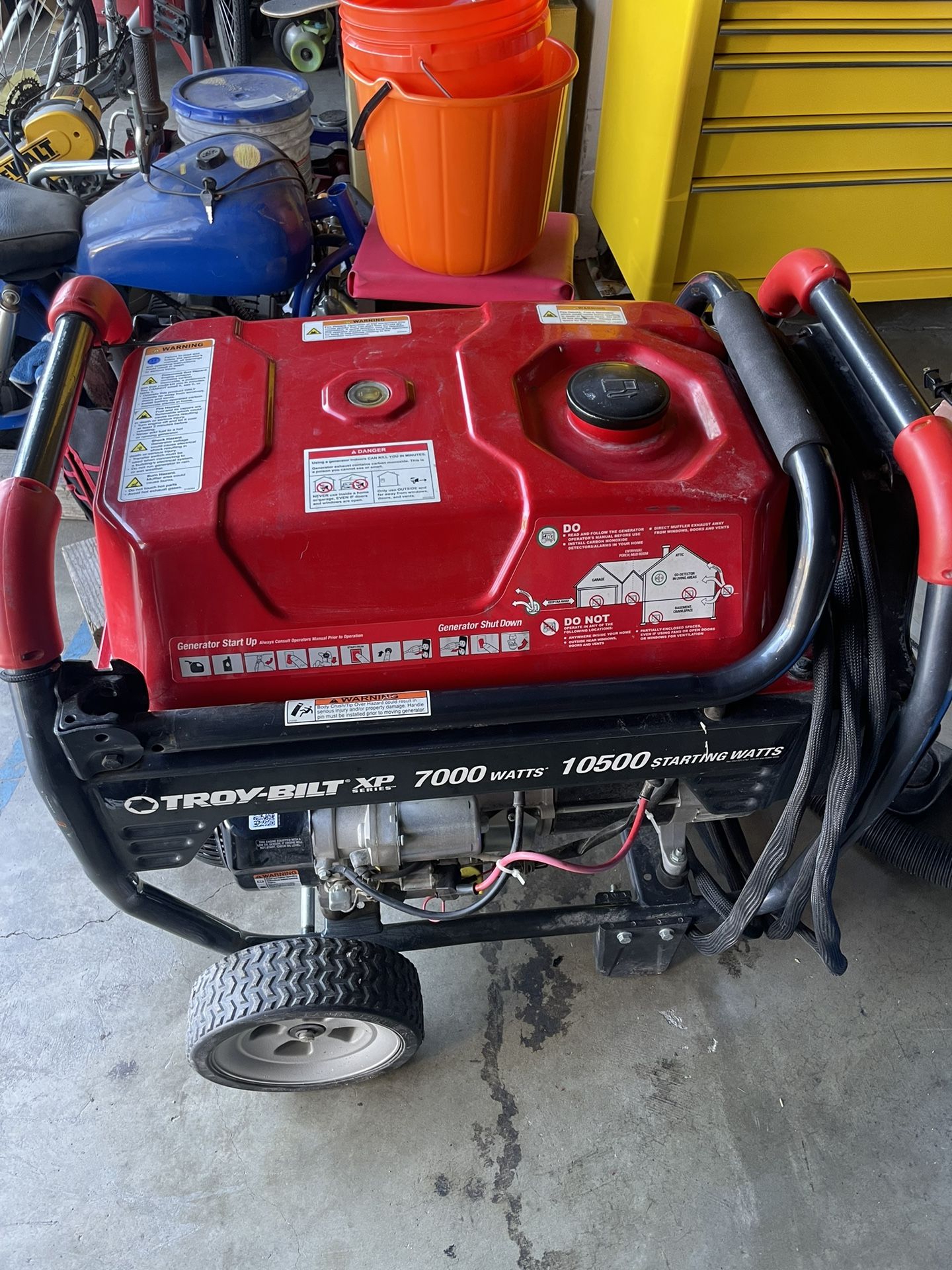 Troy Bilt XP Series 7000W 10500 Starting W Generator