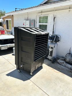 Portable swamp cooler