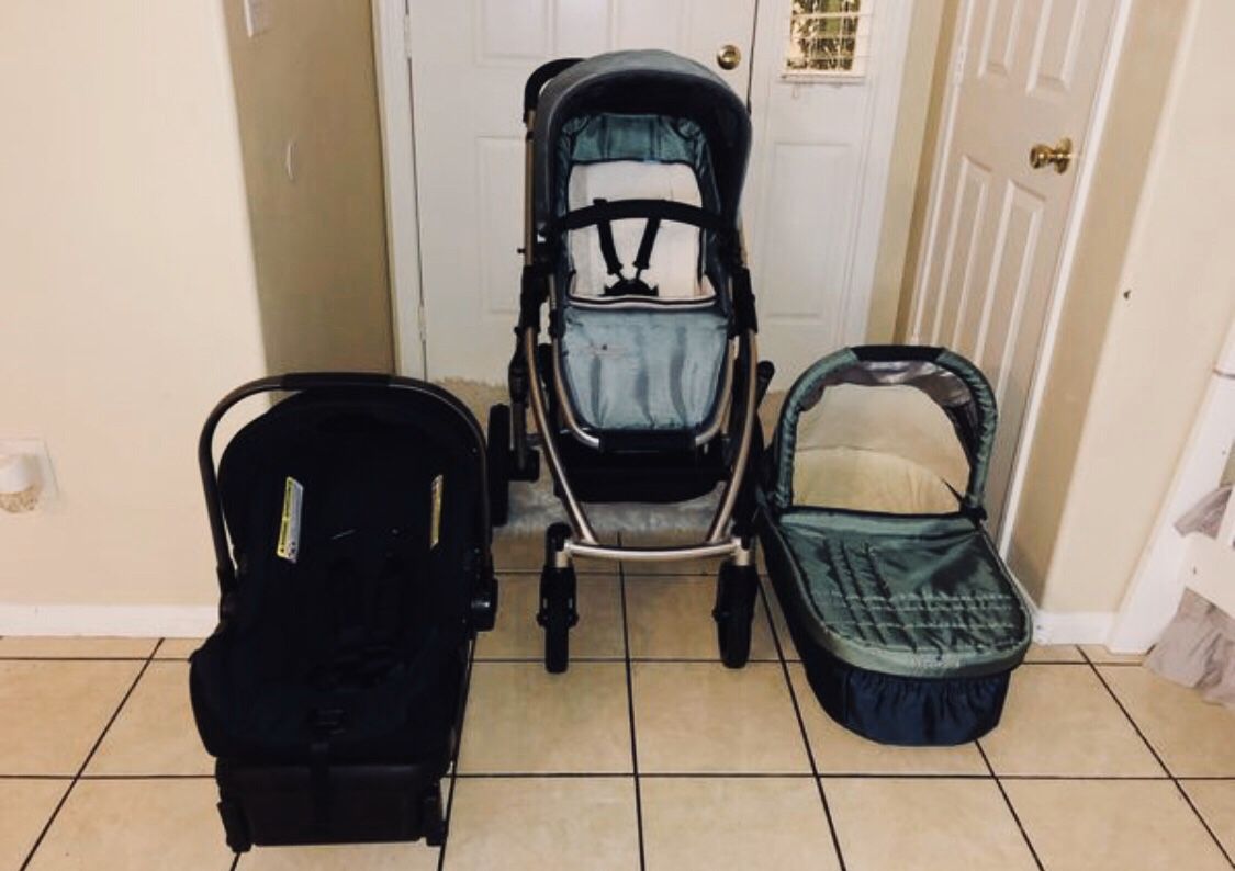 UPPABABY VISTA STROLLER SET CAN ALSO BE USES AS DOUBLE