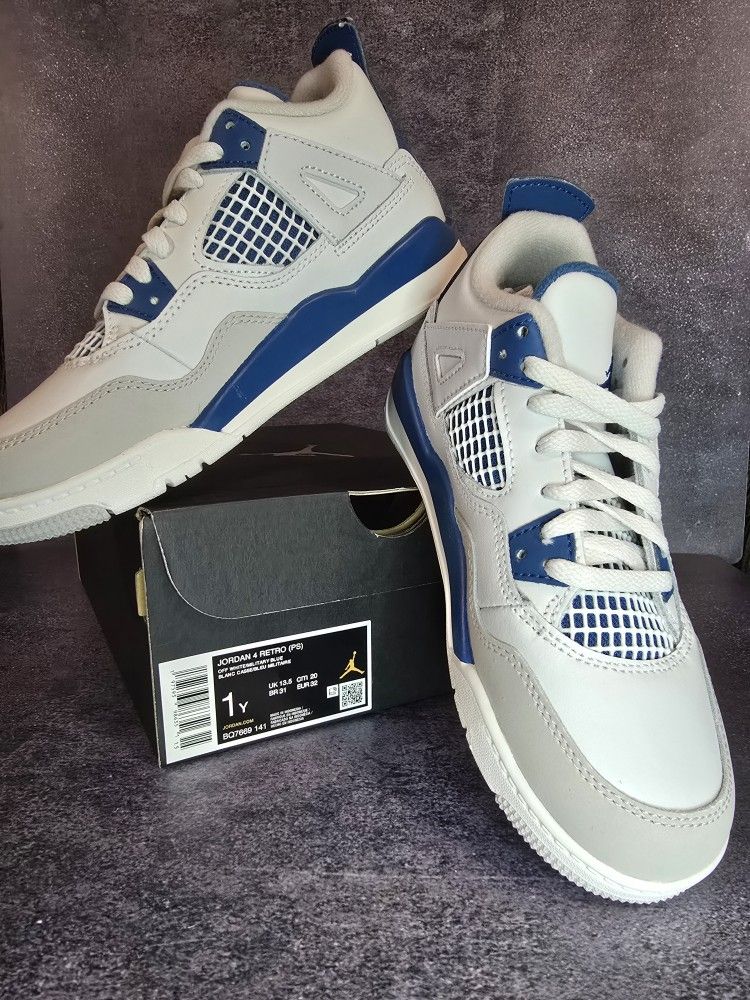 Brand new Jordan 4 Retro (PS) size 1Y